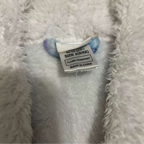 Disney’s Frozen Robe - Picture 4 of 5